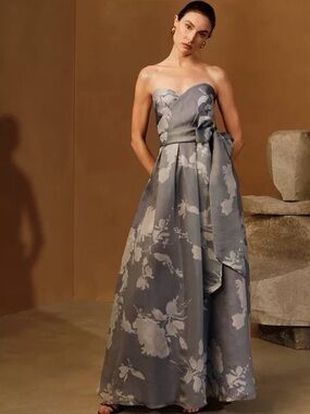donna karan champagne dress Donna Karan Floral Jacquard Strapless Ball Gown NWT Size 2 Taupe Champagne